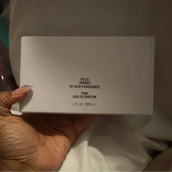 Kylie Jenner by KKW Fragrance Pink Eau de Parfum, 1 fl. oz. (30ml).  NEW,NO SEAL - Picture 2 of 2
